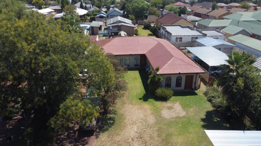 5 Bedroom Property for Sale in Potchefstroom North West